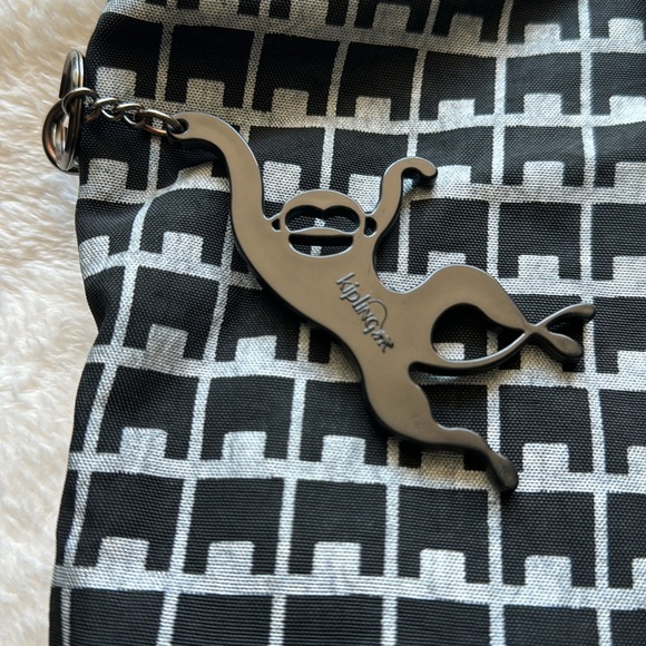 Kipling Large Defea Print- Black and Grey - Picture 5 of 11